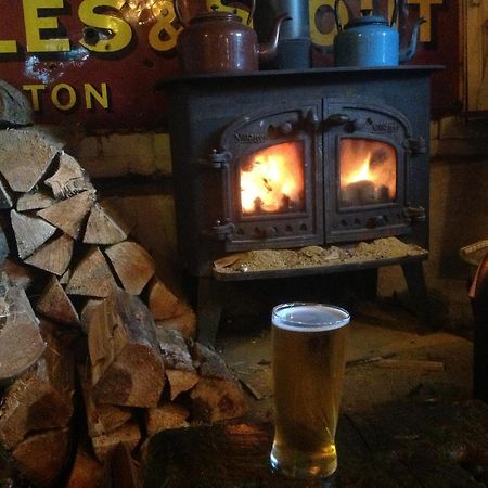 The Nags Head Inn Abercych ภายนอก รูปภาพ